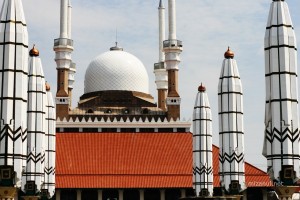 Halaman Masjid Agung Jawa Tengah 